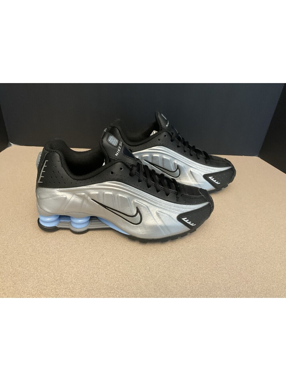 New! Nike Shox R4 Black/Silver/Blue Athletic Shoes. Youth’s 5Y. Womens 6.5.